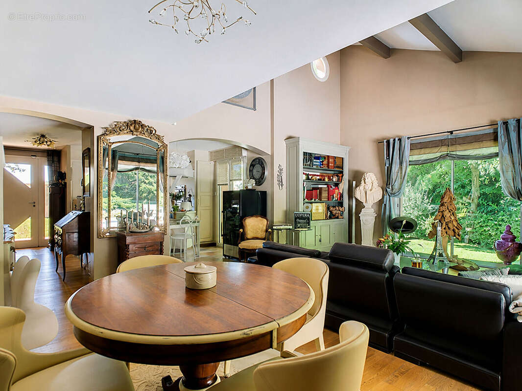 Maison - T6 - 138 m² - photo 15