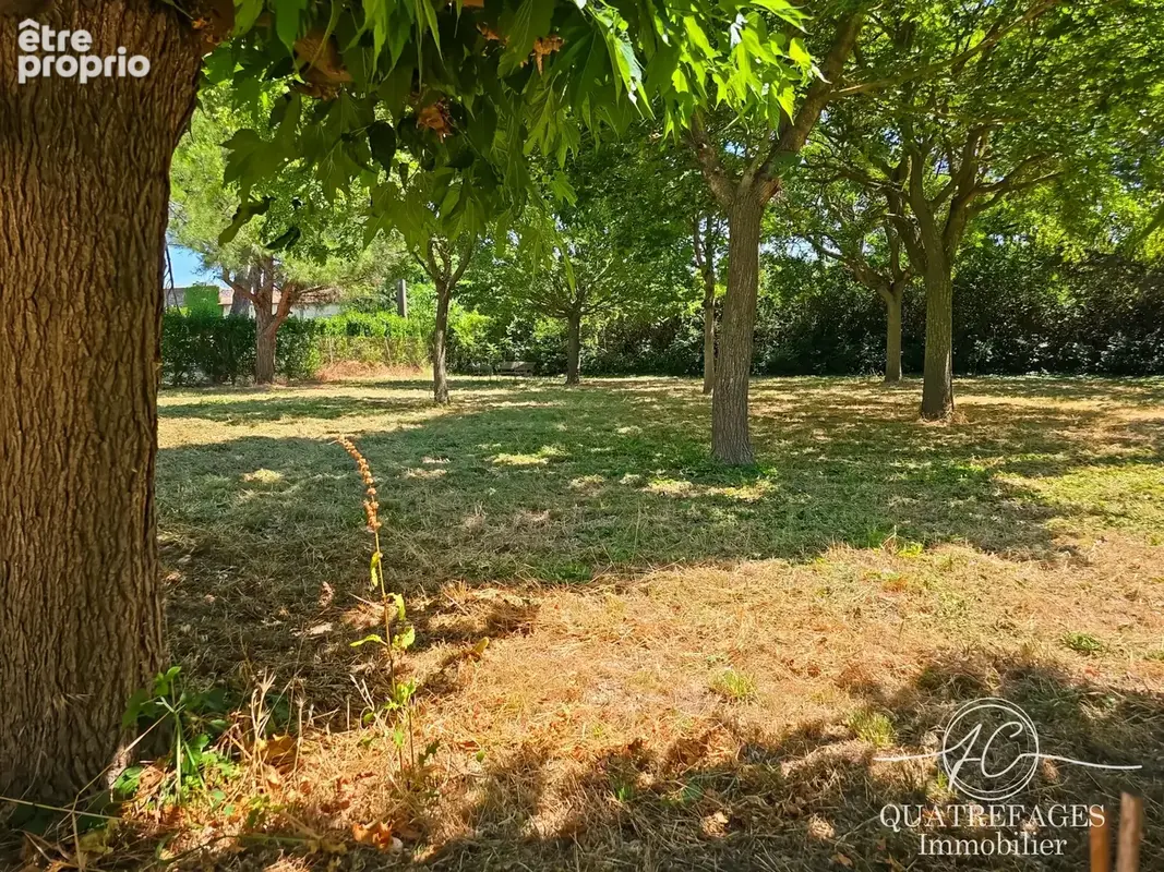 Villa dans un parc arboré exceptionnel avec piscine couverte. - photo 32
