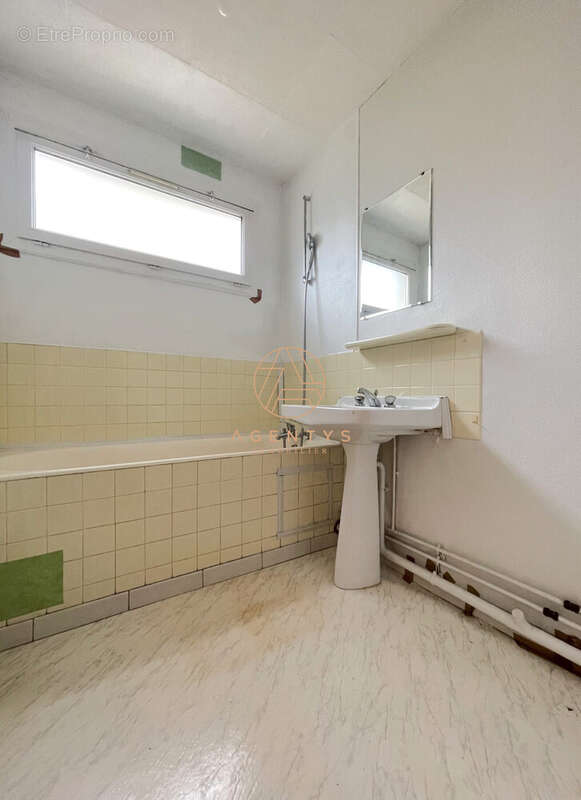 Appartement à SAINT-MAUR-DES-FOSSES