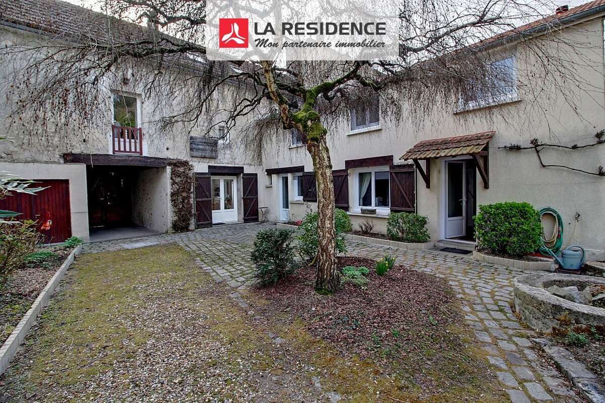 Maison à VAUX-SUR-SEINE