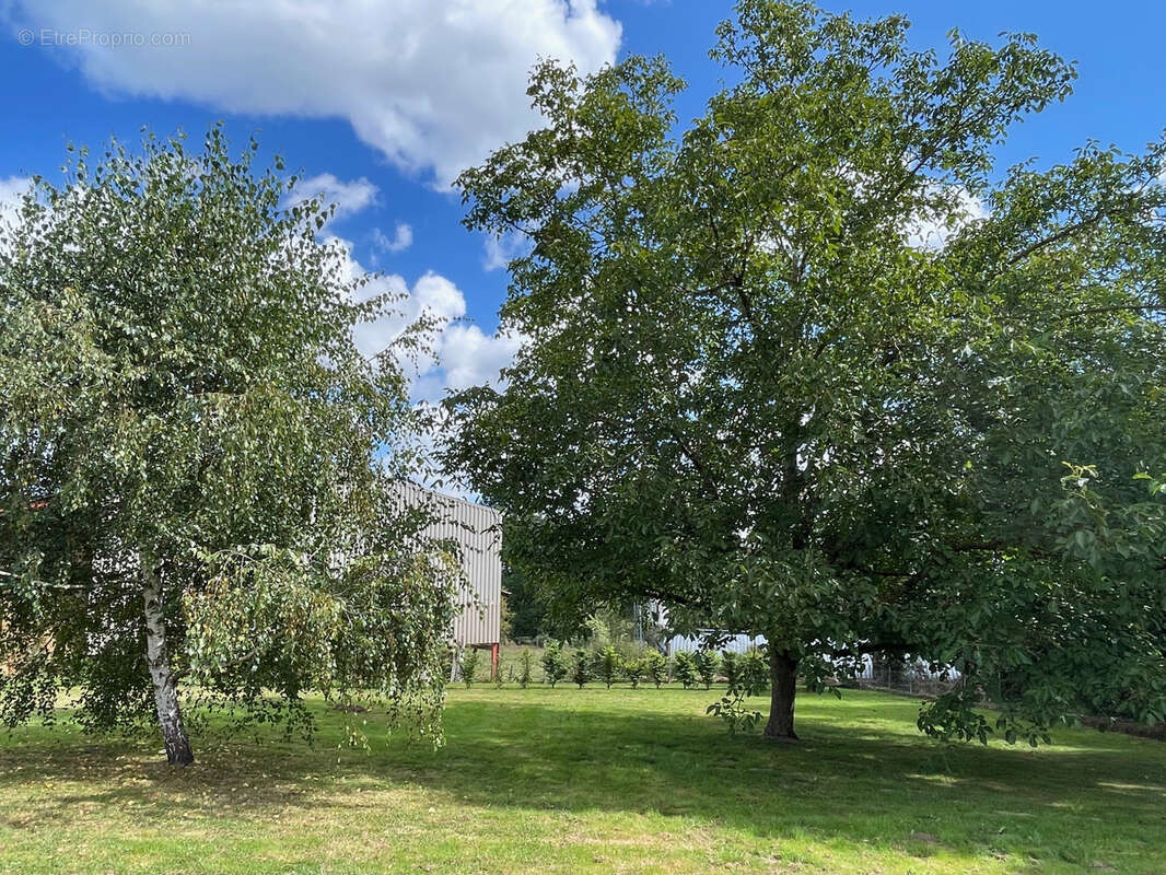 Maison à SAINT-MARCEL-EN-MARCILLAT