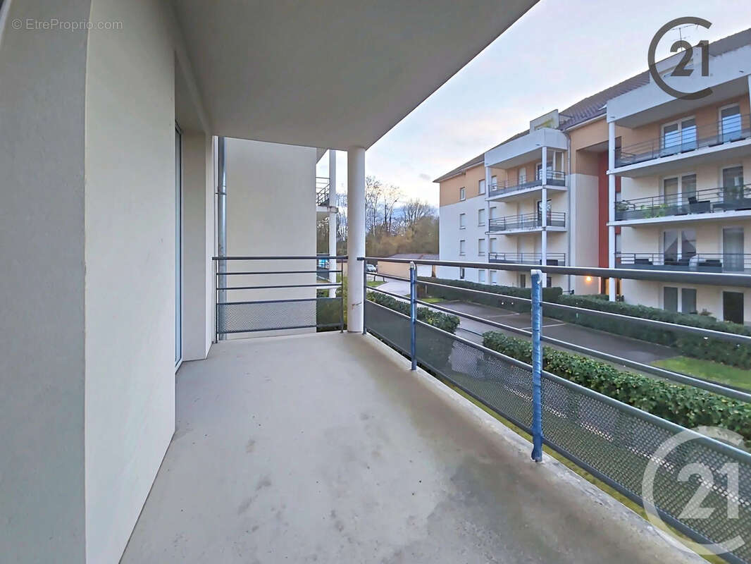 Appartement à SAINT-JULIEN-LES-VILLAS