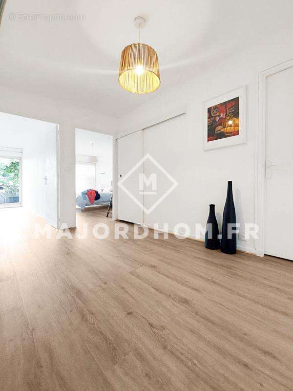 Vente type 4 ascenseur terrasse vue dégagée 13008 - photo 18