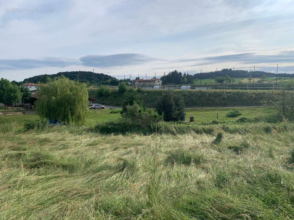 Terrain à LA CHAPELLE-D'AUREC