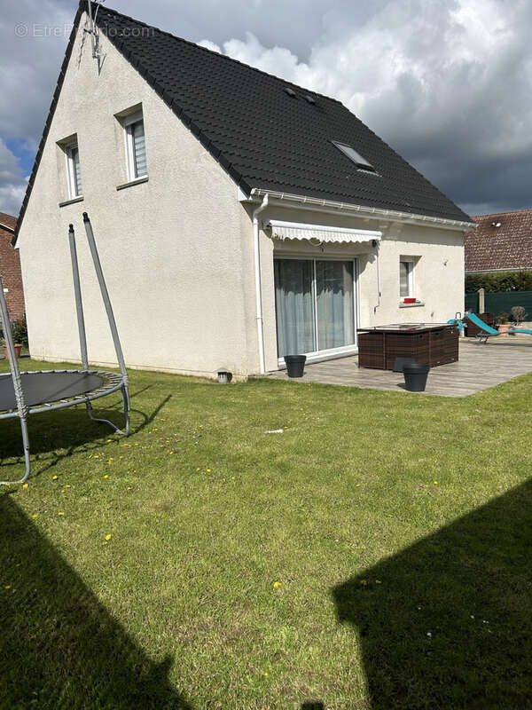 Maison à OSTRICOURT