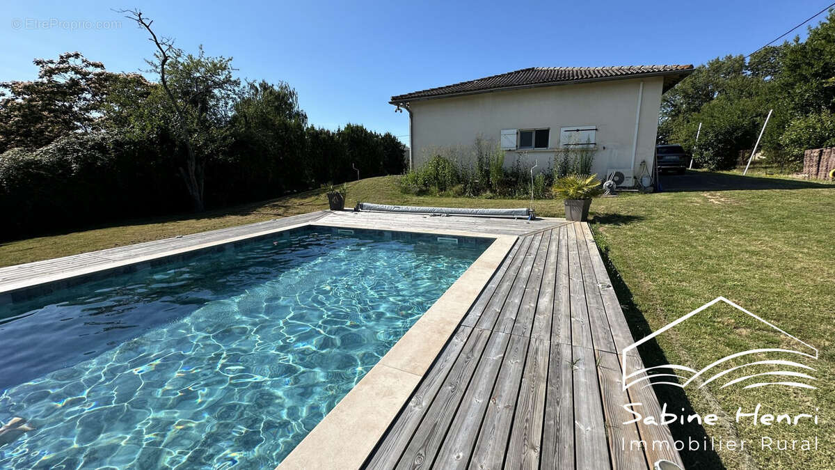 Maison à MIRANDOL-BOURGNOUNAC