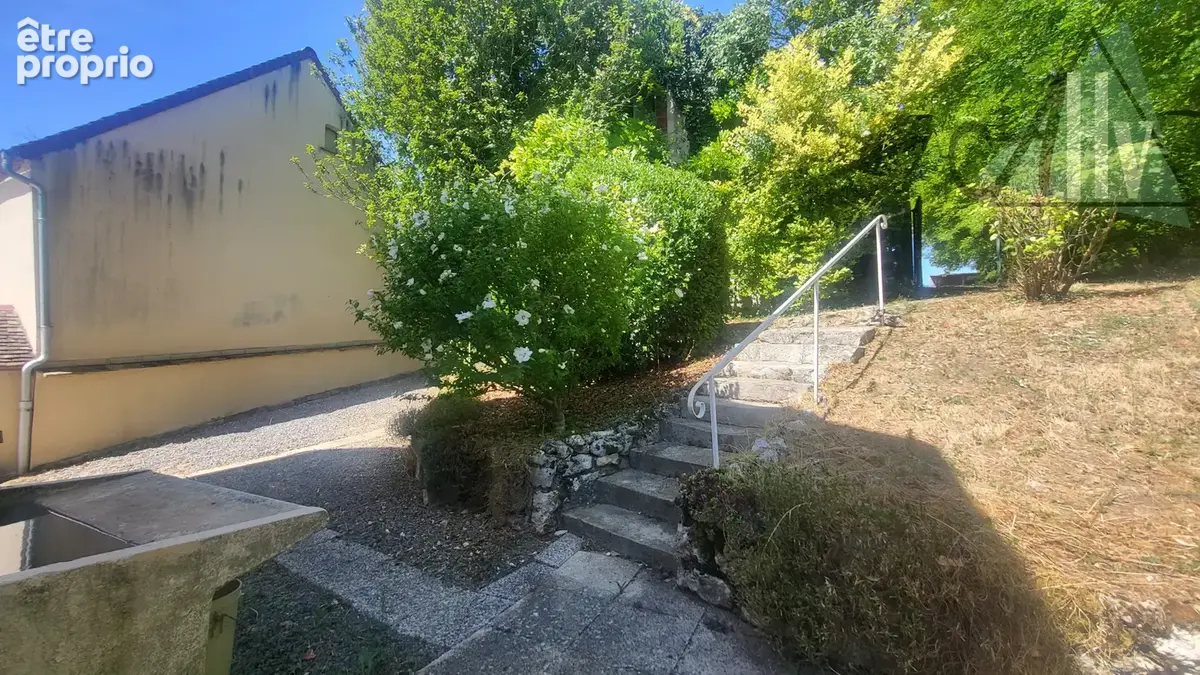 Maison ancienne de caractère avec dépendances et terrain clos - PAILLY - photo 15