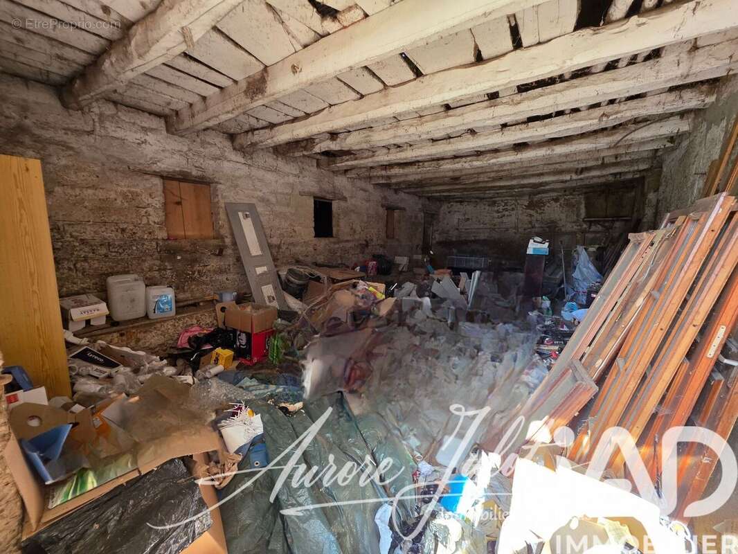 Maison 80 m² à Pressins  - photo 4