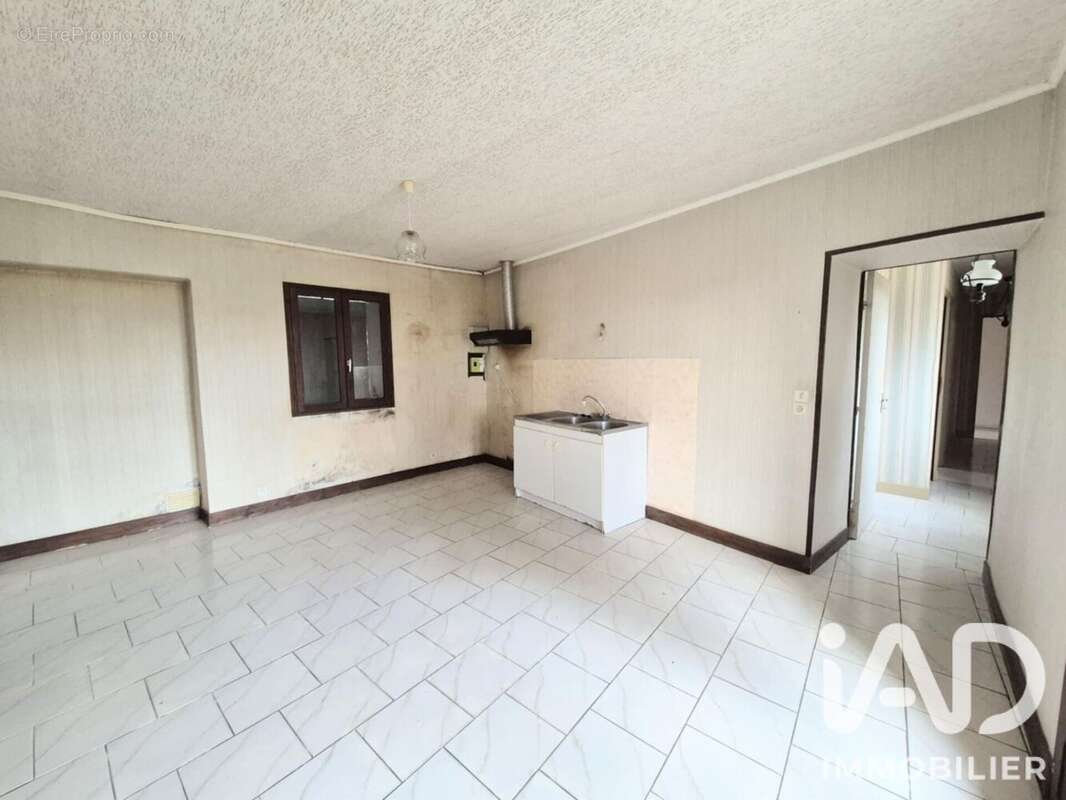 Maison 87 m² à Gizeux  - photo 5
