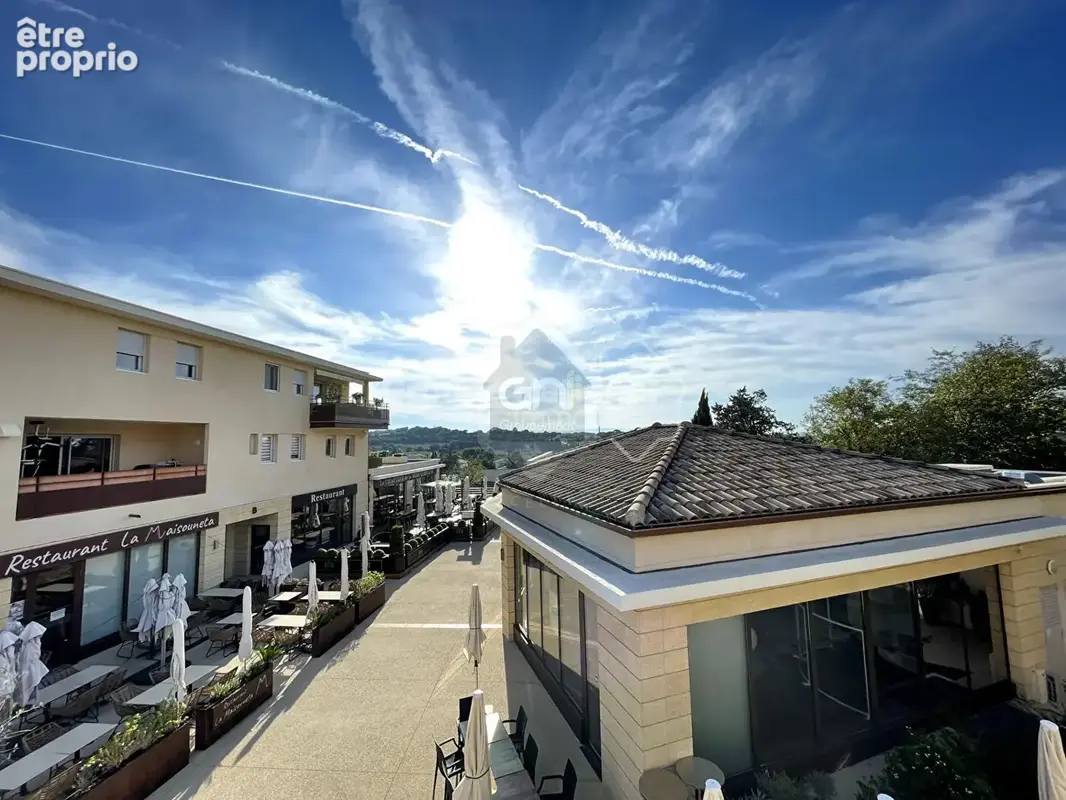 A VENDRE au coeur de Chateauneuf Du Pape dans résidence récente de standing , Appartement t4 de 128 m²  avec grand garage et ter - photo 1