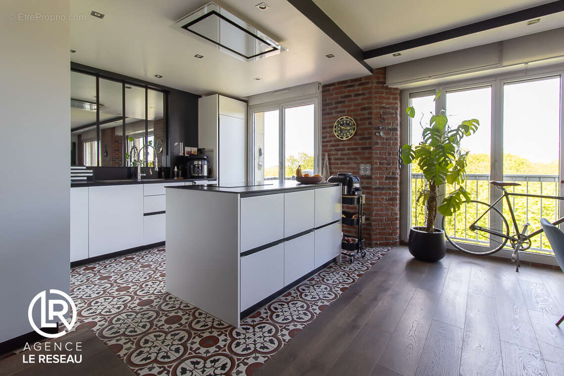 Appartement à CHARENTON-LE-PONT