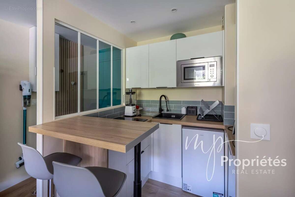Appartement à BORMES-LES-MIMOSAS