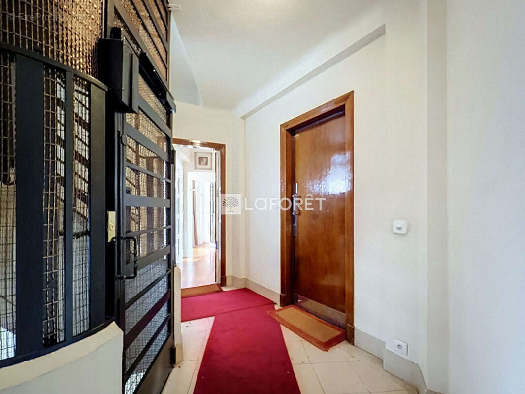 QUARTIER TROCADÉRO / PASSY Appartement 3 pièces  55,25 m² - photo 10