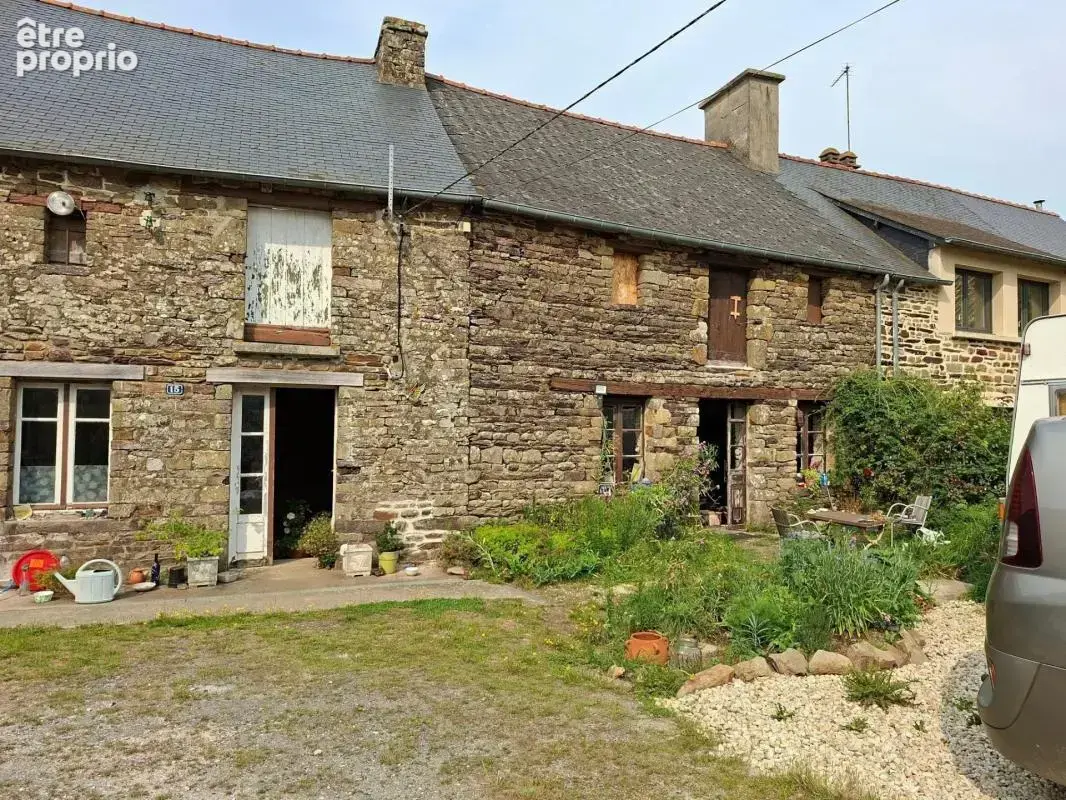 Maison à NEANT-SUR-YVEL