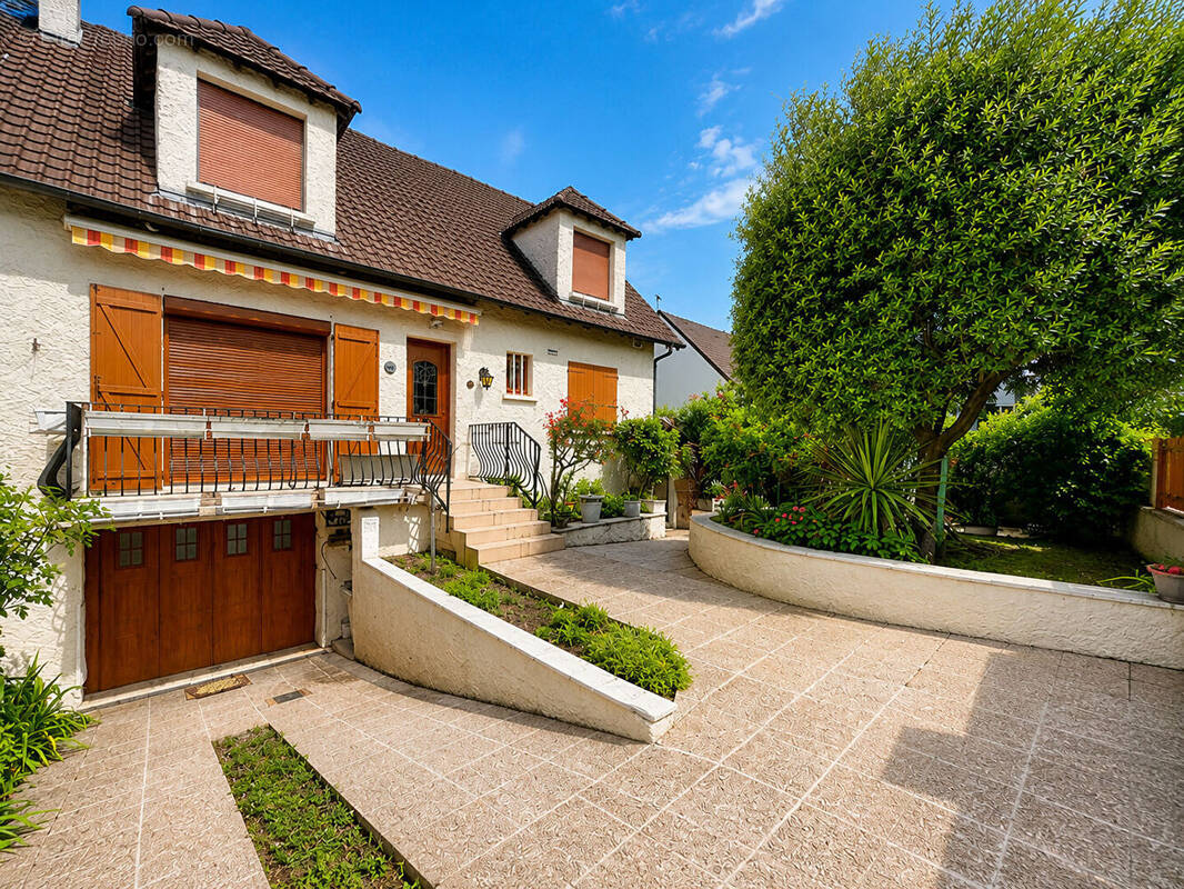 Maison à CARRIERES-SUR-SEINE