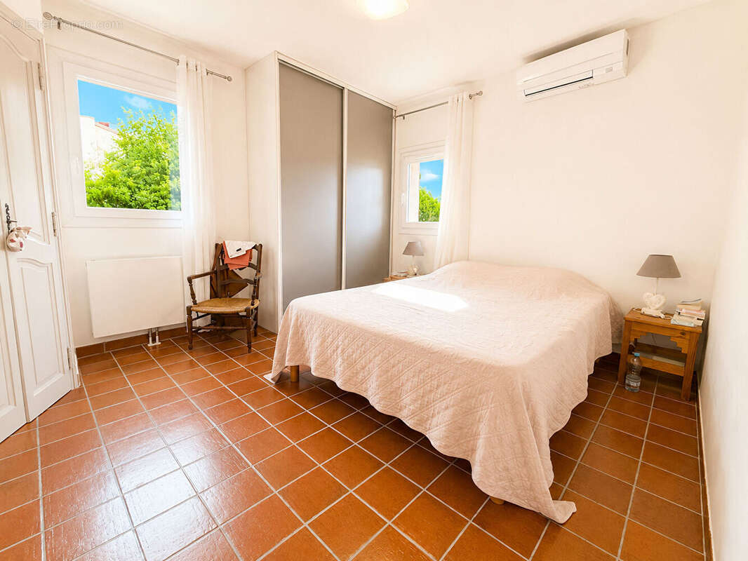 **Maison INDIVIDUELLE 4 pièces - 3 Chambres (130m²) ** Jardin  + Piscine** Stationnement & Garage ** Saint Mandrier sur mer (834 - photo 8