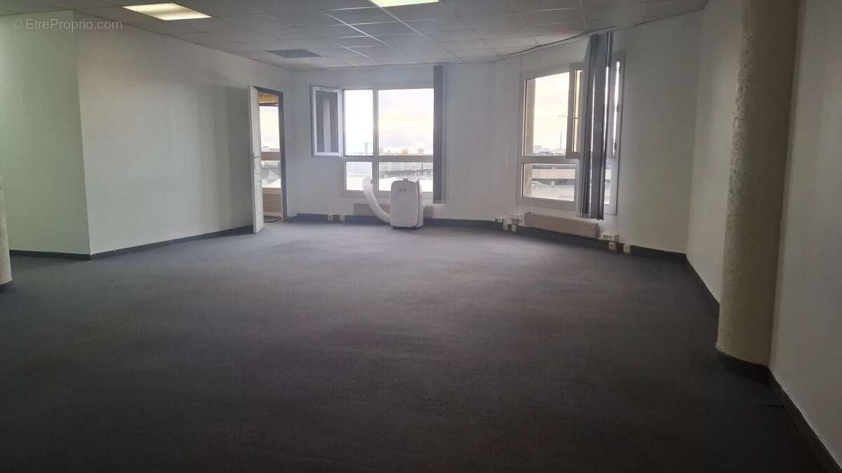 Commerce à SAINT-PIERRE-DES-CORPS