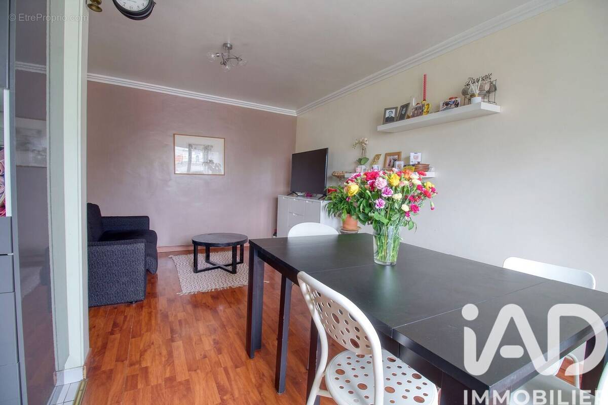 Photo 1 - Appartement à LES PAVILLONS-SOUS-BOIS