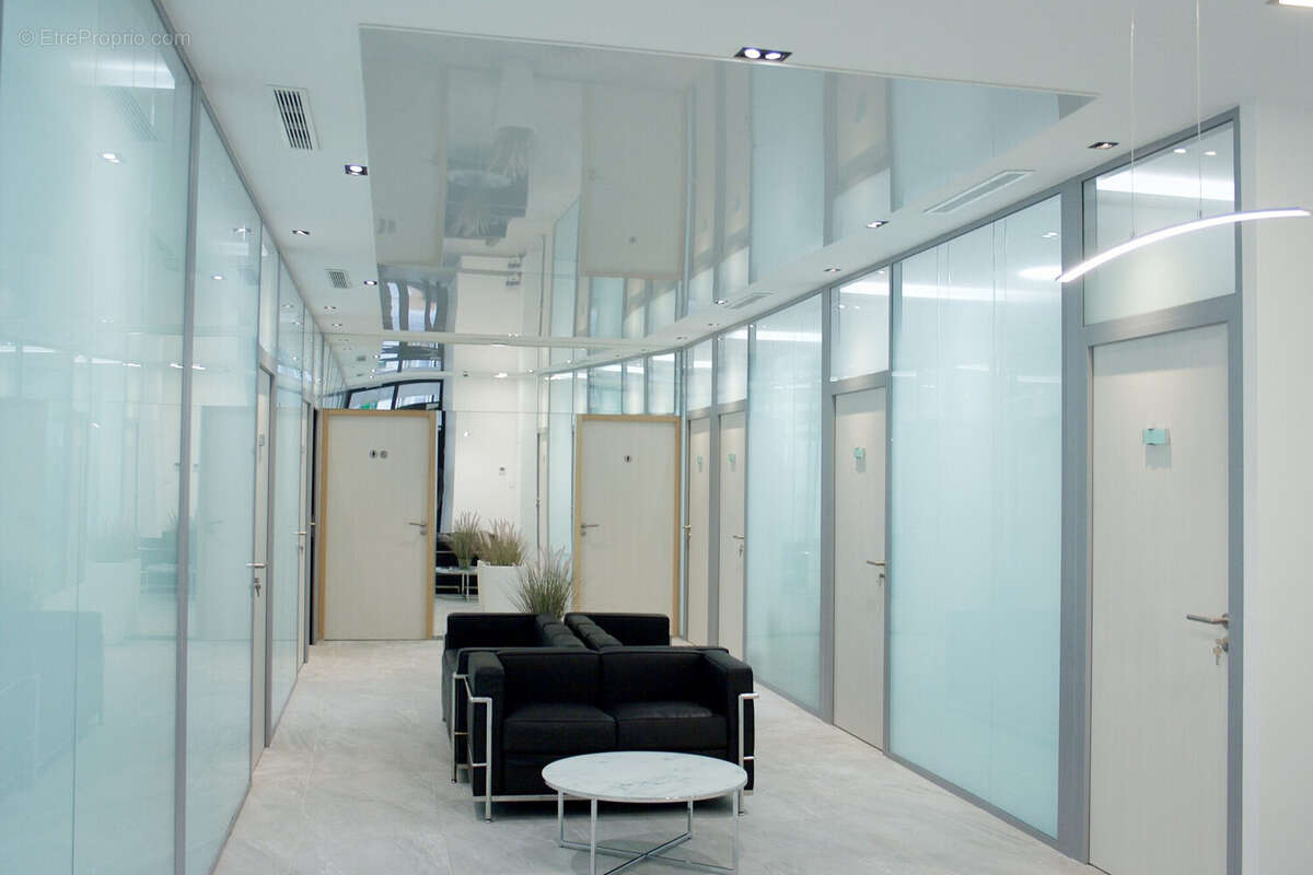 Commerce 192 m² à Paris-20e  - photo 5