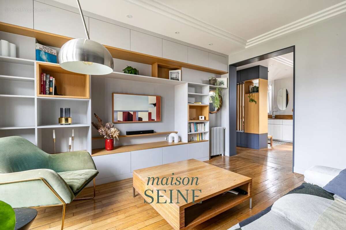 Appartement à COURBEVOIE