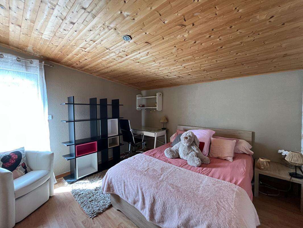 Maison à COLAYRAC-SAINT-CIRQ