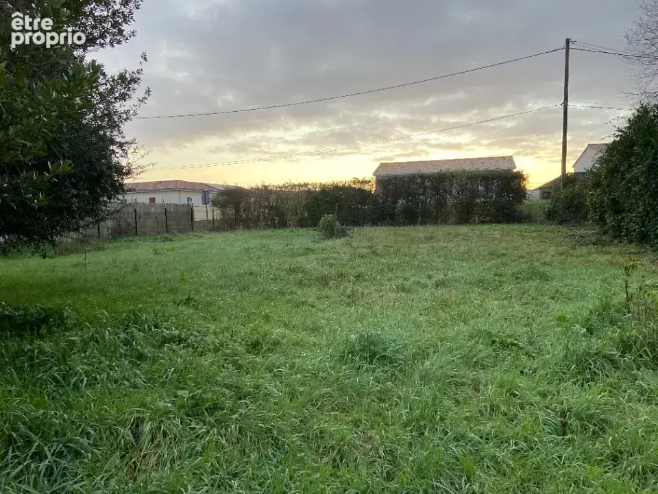 Terrain à SADIRAC