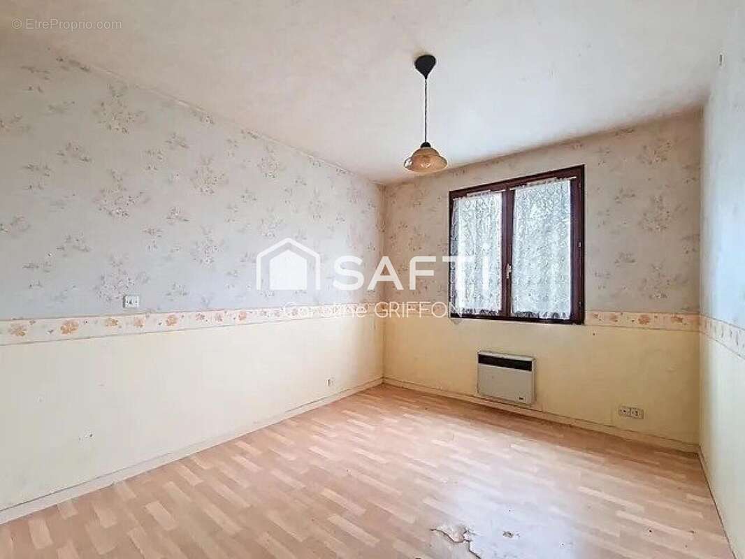 Photo 5 - Maison à LA ROMAGNE