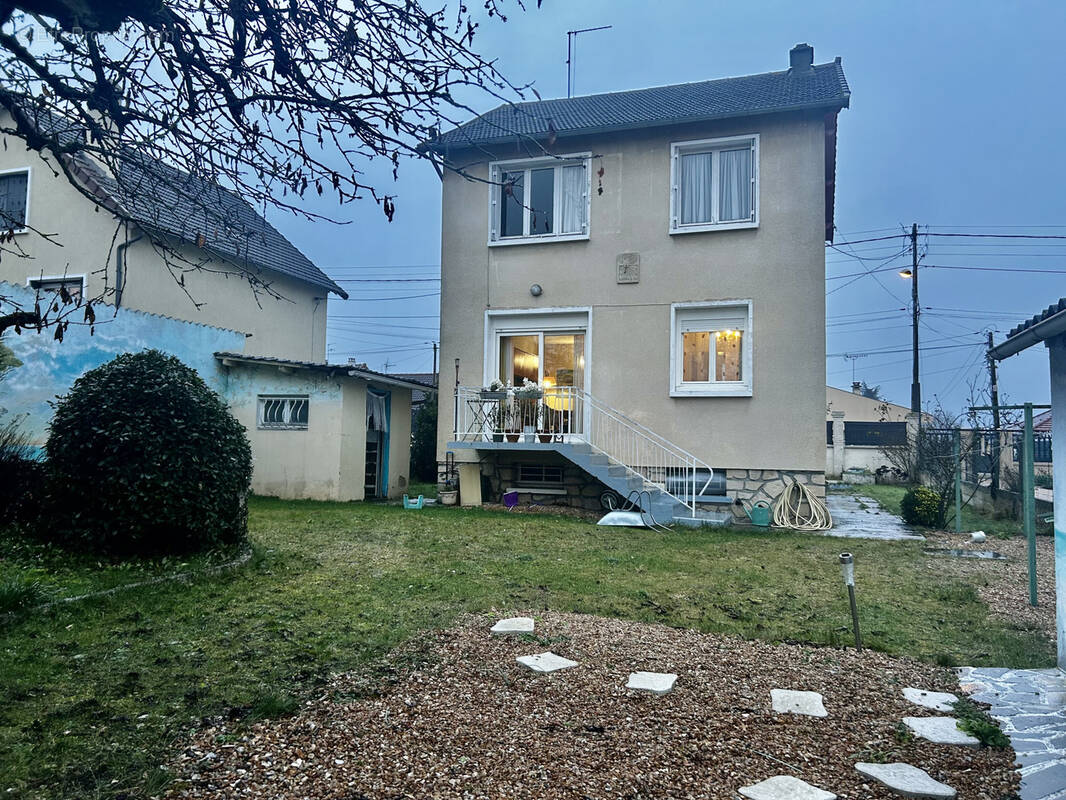 Maison à BONNIERES-SUR-SEINE