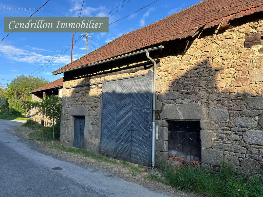 Maison à AZAT-CHATENET