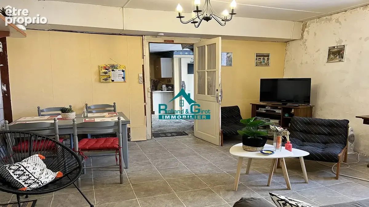 Maison en pierres - Idélalement située -TRAVAUX à PREVOIR - photo 2