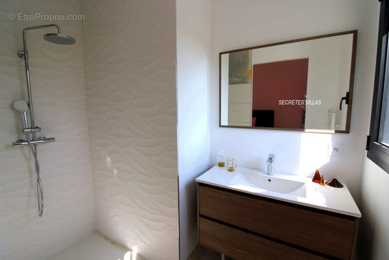 Maison à FARGUES-SAINT-HILAIRE