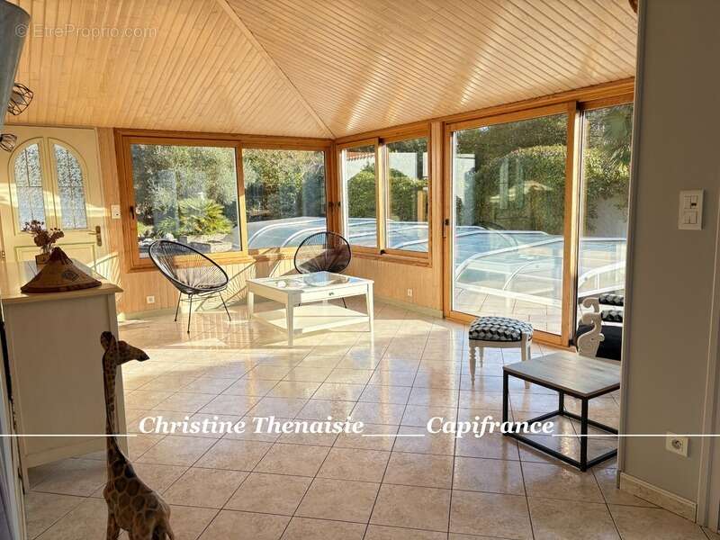 Maison à vendre 5 pièces - Plain-Pied - 3 chambres - 2 salles d'eau - 3 wc - Piscine couverte - 2 garages SAINT HILAIRE DE RIEZ  - photo 27