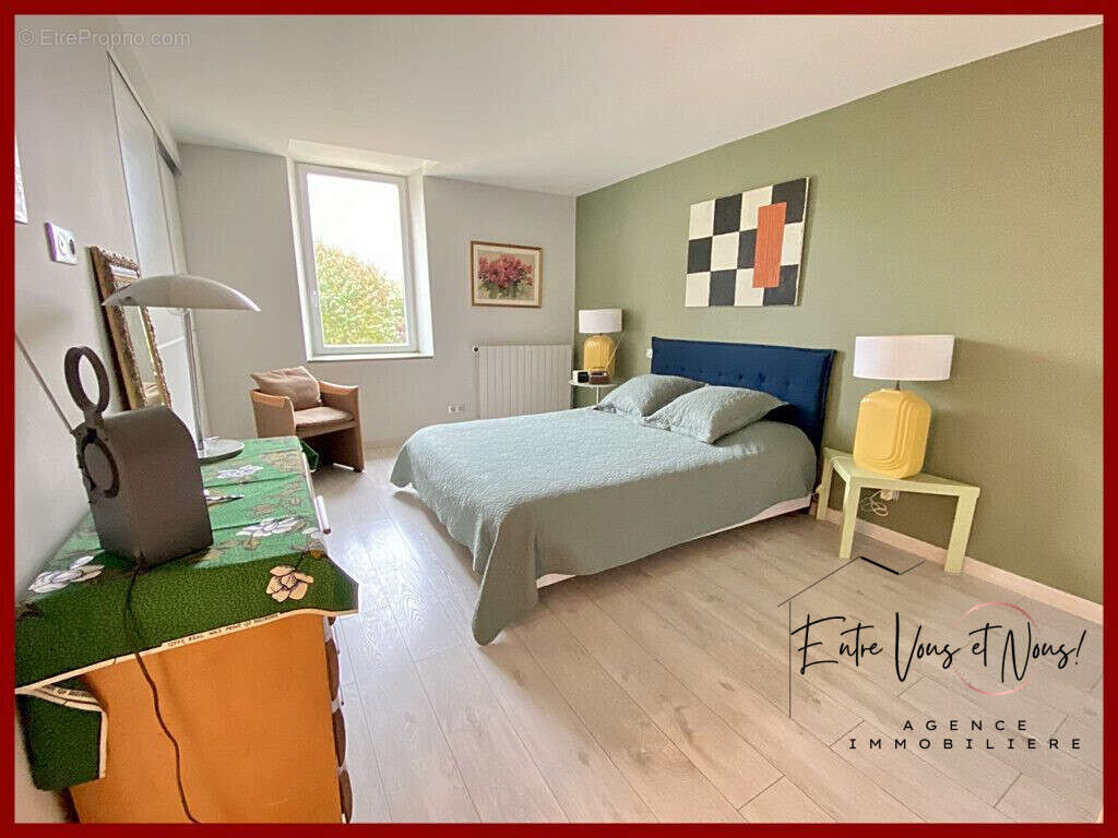 Maison 220 m² à Langon  - photo 7