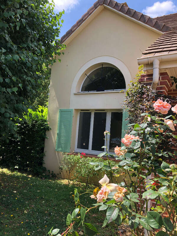 Maison à TOUSSUS-LE-NOBLE