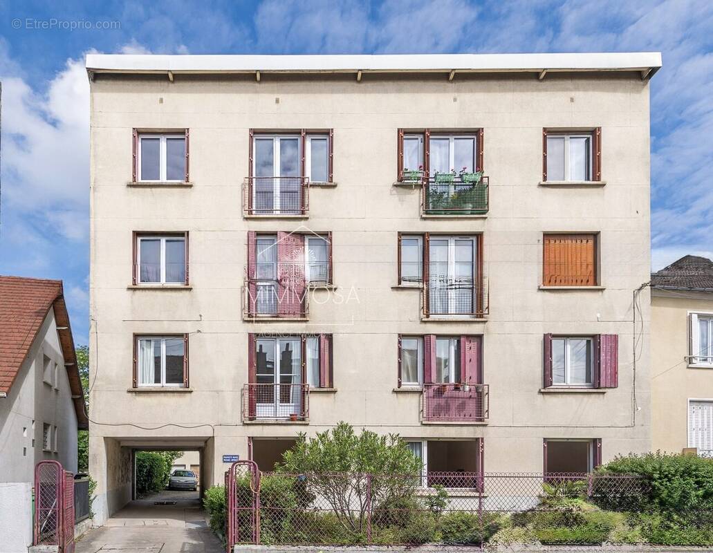 Appartement à LES PAVILLONS-SOUS-BOIS