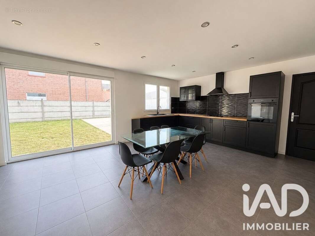 Maison 95 m² à Somain  - photo 2