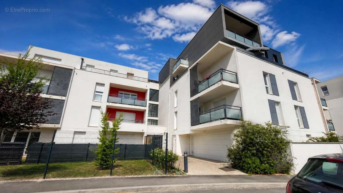 TOURS NORD - Appart T3 récent avec terrasse ascenseur et parking - photo 6