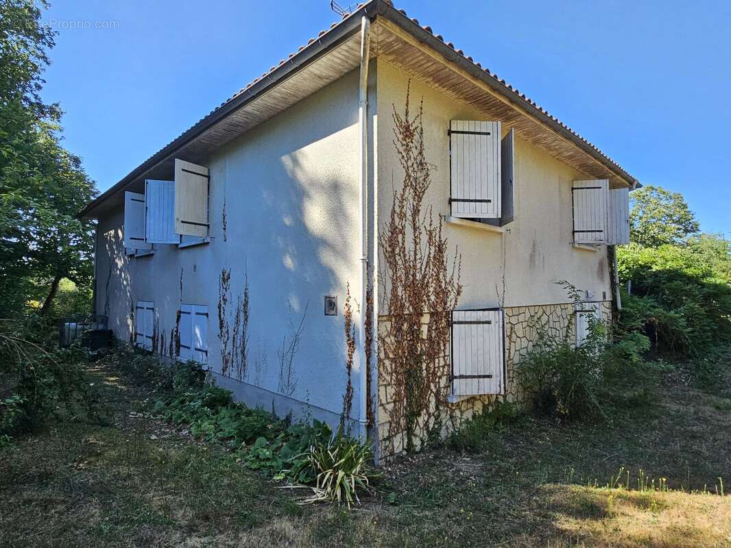 Maison de campagne individuelle avec ancien potentiel de chambres d'hôtes – Une opportunité de rénovation riche en possibilités - photo 19