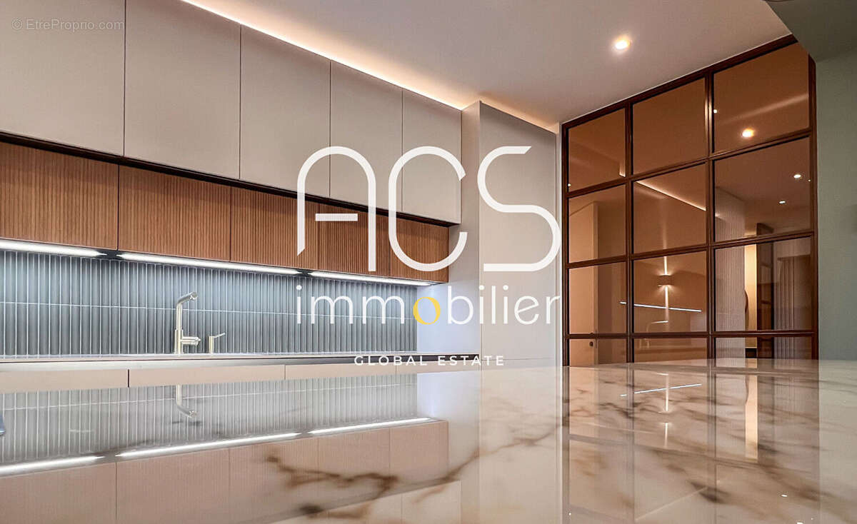 Achat Vente Appartement refait à neuf Saint Raphael 3 pièces 107.70 m2 Balcon Cave - photo 7