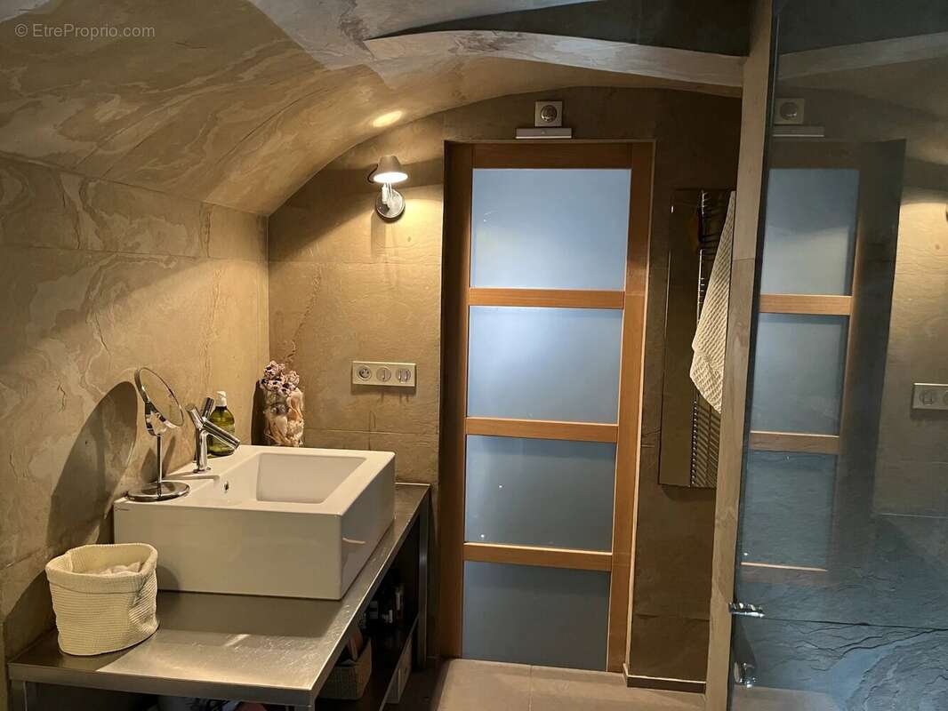 Appartement à ROQUEFORT-LES-PINS