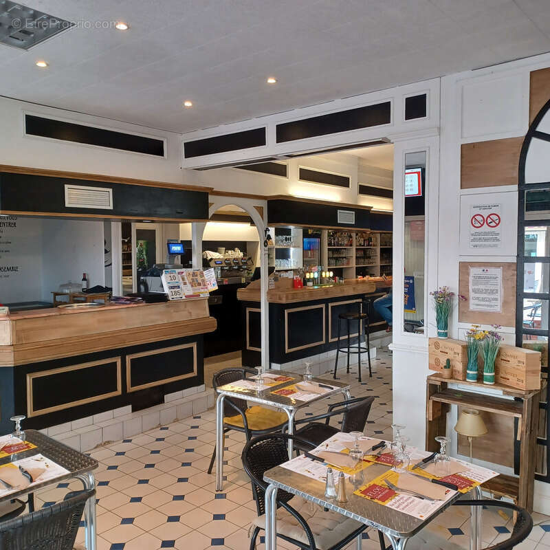 Commerce à MARGUESTAU