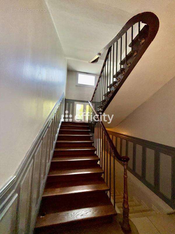 Appartement à MOUY