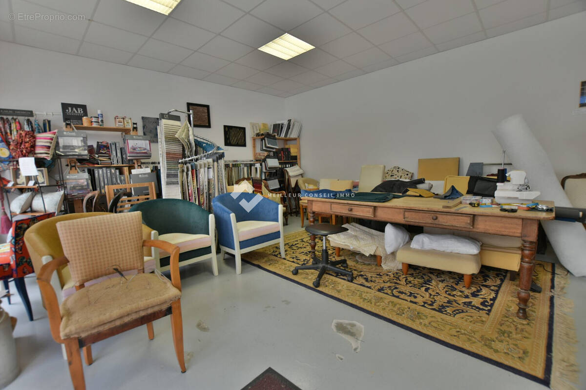 LOCAL COMMERCIAL - Appartement à MONTFORT-EN-CHALOSSE