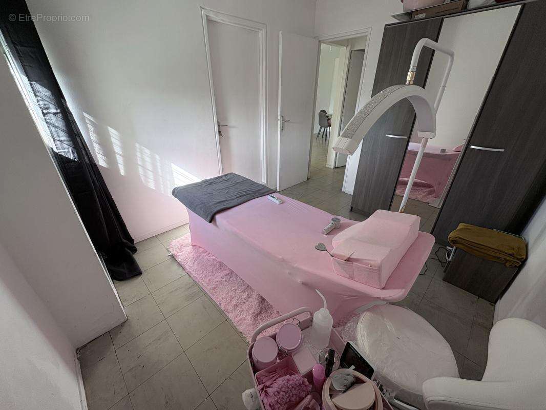 Appartement 55 m² à Les Abymes  - photo 5