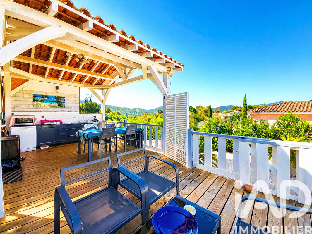 Photo 1 - Maison à ROQUEBRUNE-SUR-ARGENS
