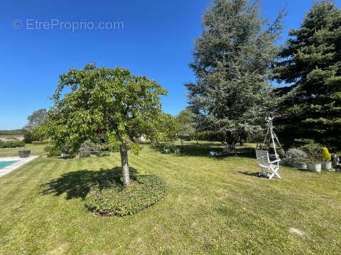 Longère avec piscine près de Loches - photo 3