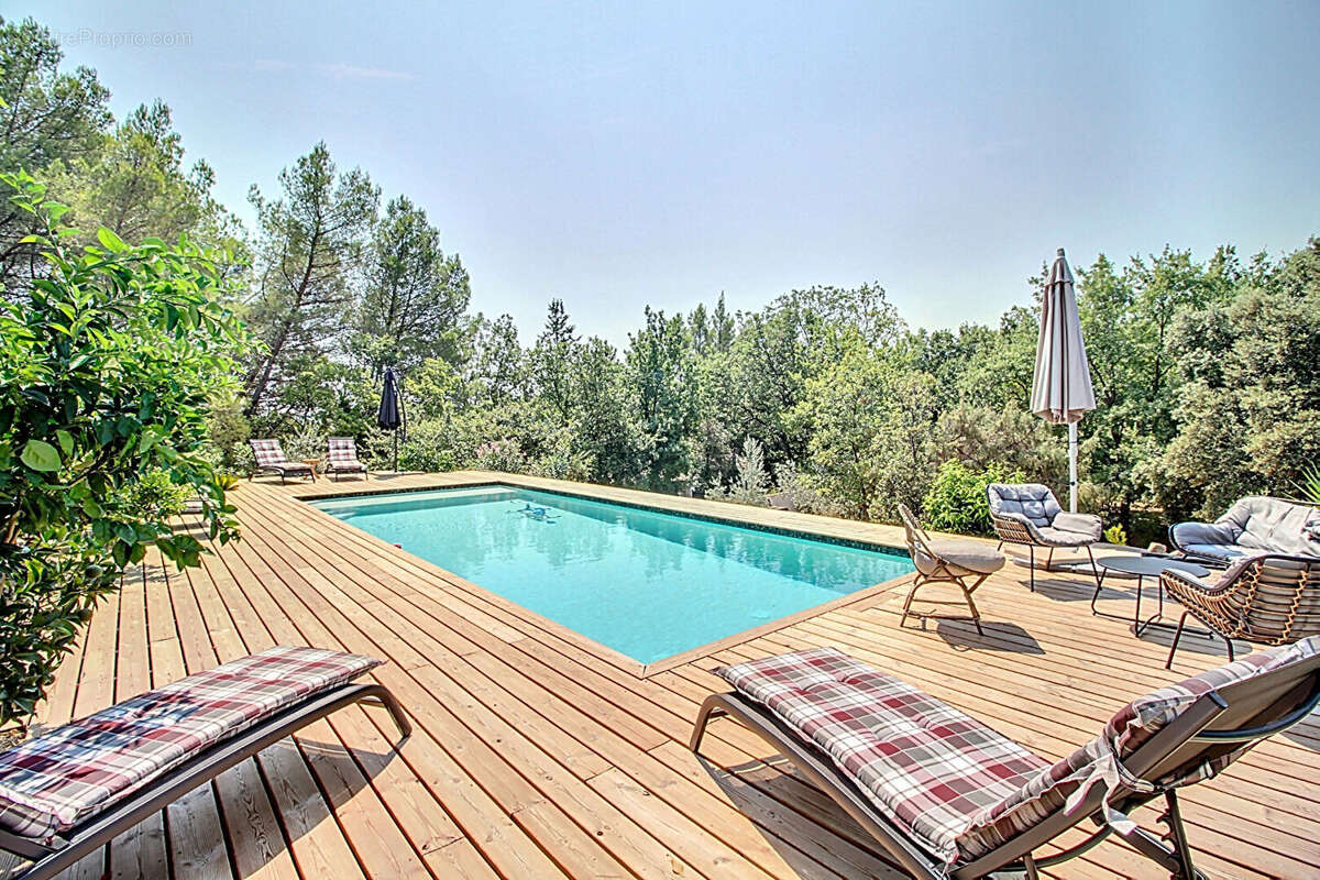 A VENDRE EN EXCLUSIVITÉ ! FIGANIÈRES Maison de plain-pied 126 m² 3 chambres Piscine et terrain de 2074 m² - photo 25