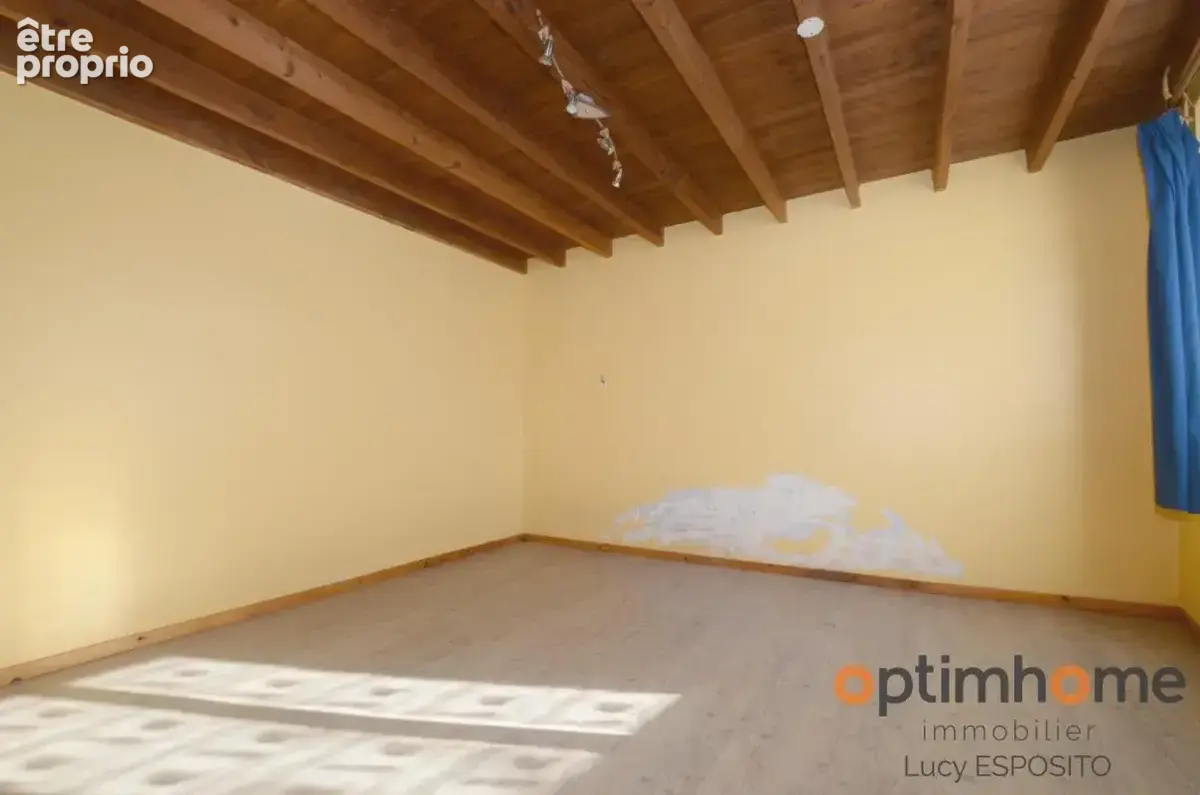  Maison en pierre à rénover avec terrain à bâtir – Nieuil (16)  - photo 4