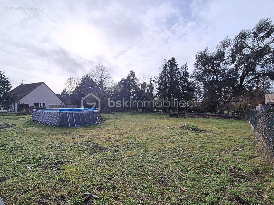 Terrain constructible 713 m² - photo 4