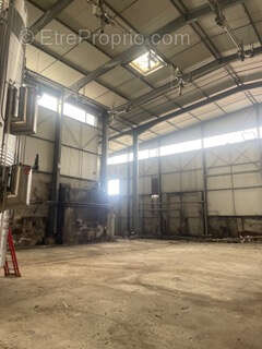 Commerce à CARBONNE